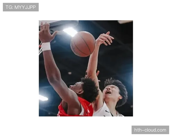 球场新星闪耀赛场,热门球员表现抢眼引关注 球场新星闪耀赛场,热门球员表现抢眼引关注