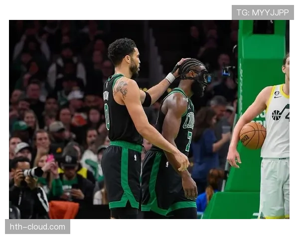 埃弗顿官宣与卡尔弗特-勒温续约,剑指新赛季佳绩 埃弗顿官宣与卡尔弗特-勒温续约,剑指新赛季佳绩