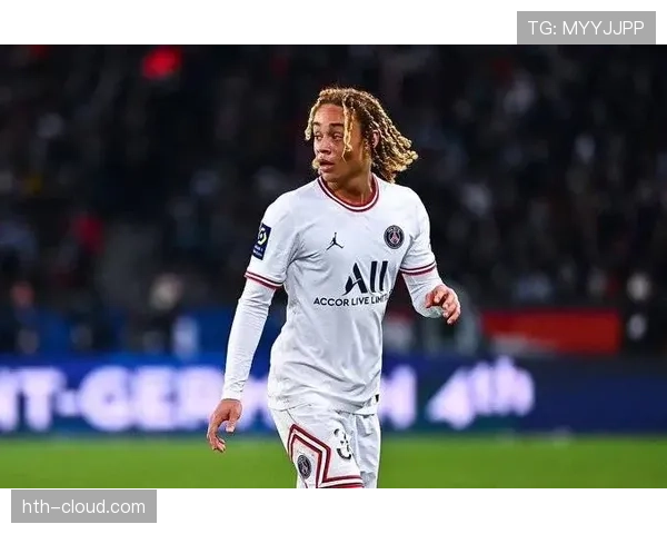 哈维·西蒙斯回归巴黎圣日耳曼后的赛季表现分析