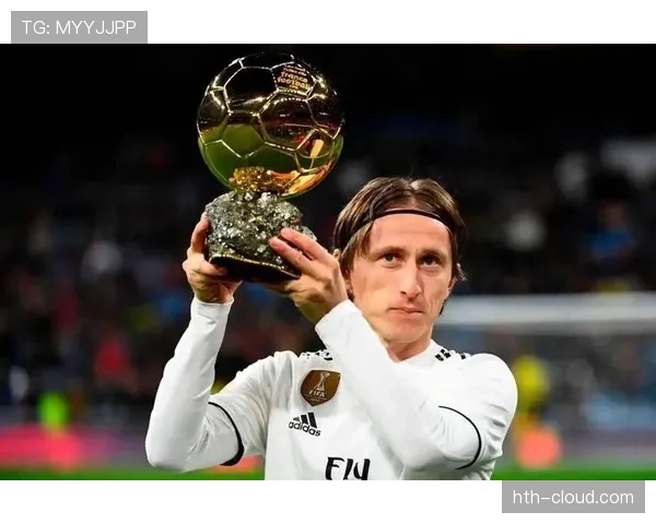 厄德高 vs 莫德里奇:中场组织核心的战术角色与比赛影响力对比 厄德高 vs 莫德里奇:中场组织核心的战术角色与比赛影响力对比