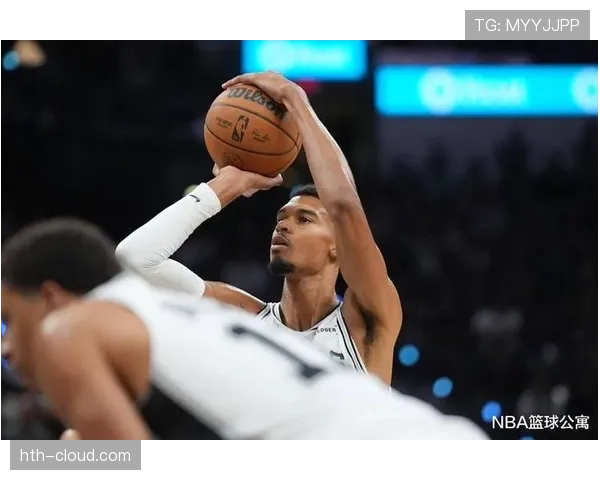 维克托·文班亚马挡拆拉开防线助马刺提升关键时刻得分效率